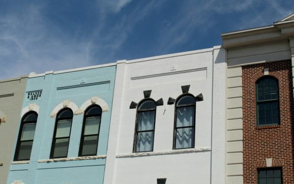 Les avantages d’un ravalement de façade pour la santé de votre bâtiment