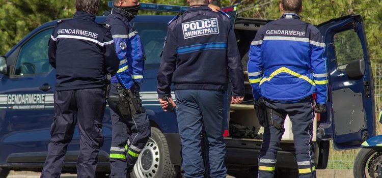Le polo de gendarmerie Cooldry : confort et performance au quotidien