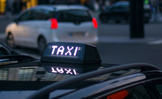 Réservez un van avec chauffeur pour se déplacer en groupe de Bruxelles au Luxembourg
