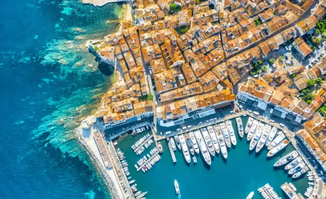 Immobilier à Saint-Tropez : un marché d’exception entre prestige et rareté